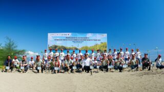 Yayasan AHM Tanam 16 Ribu Mangrove dan Lepas Tukik di Sumatera Barat