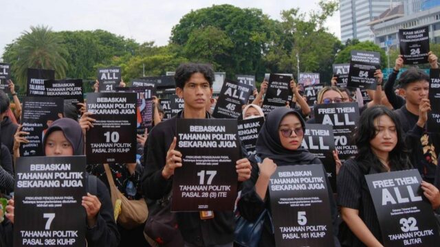 Peserta Aksi Kamisan Menyerukan Pembebasan Semua Tahanan Politik